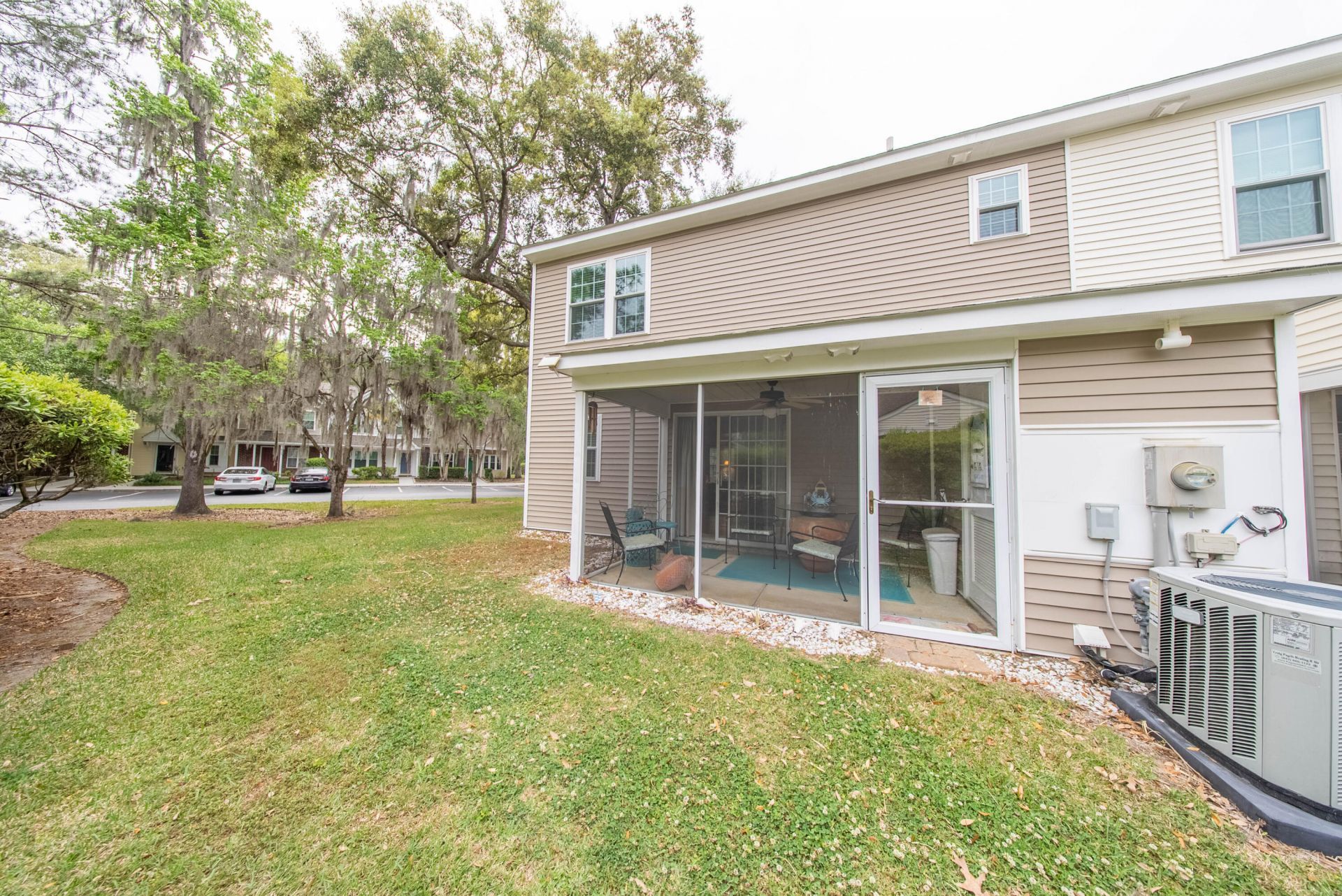 8106 Shadow Oak Drive Photo 27