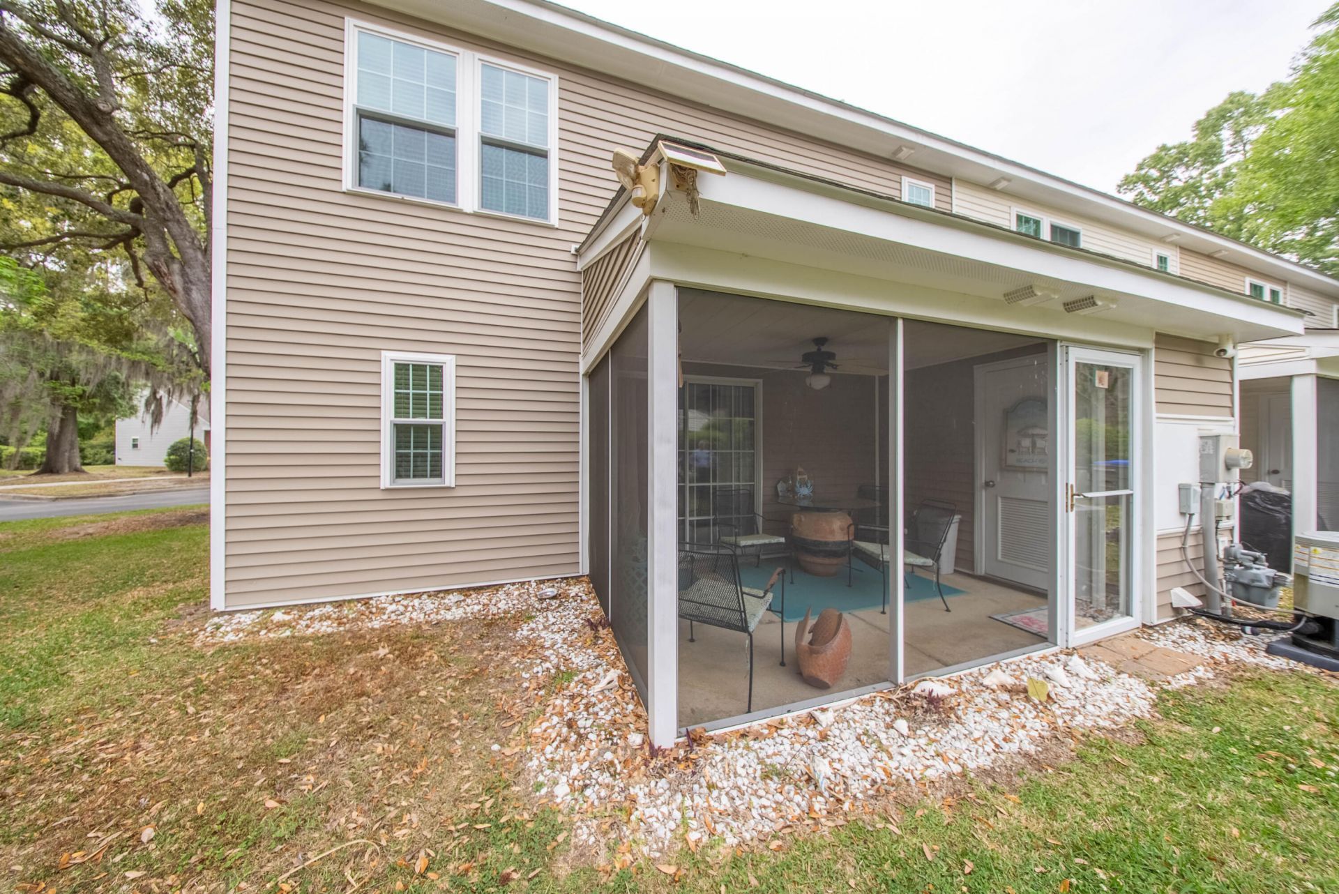 8106 Shadow Oak Drive Photo 27