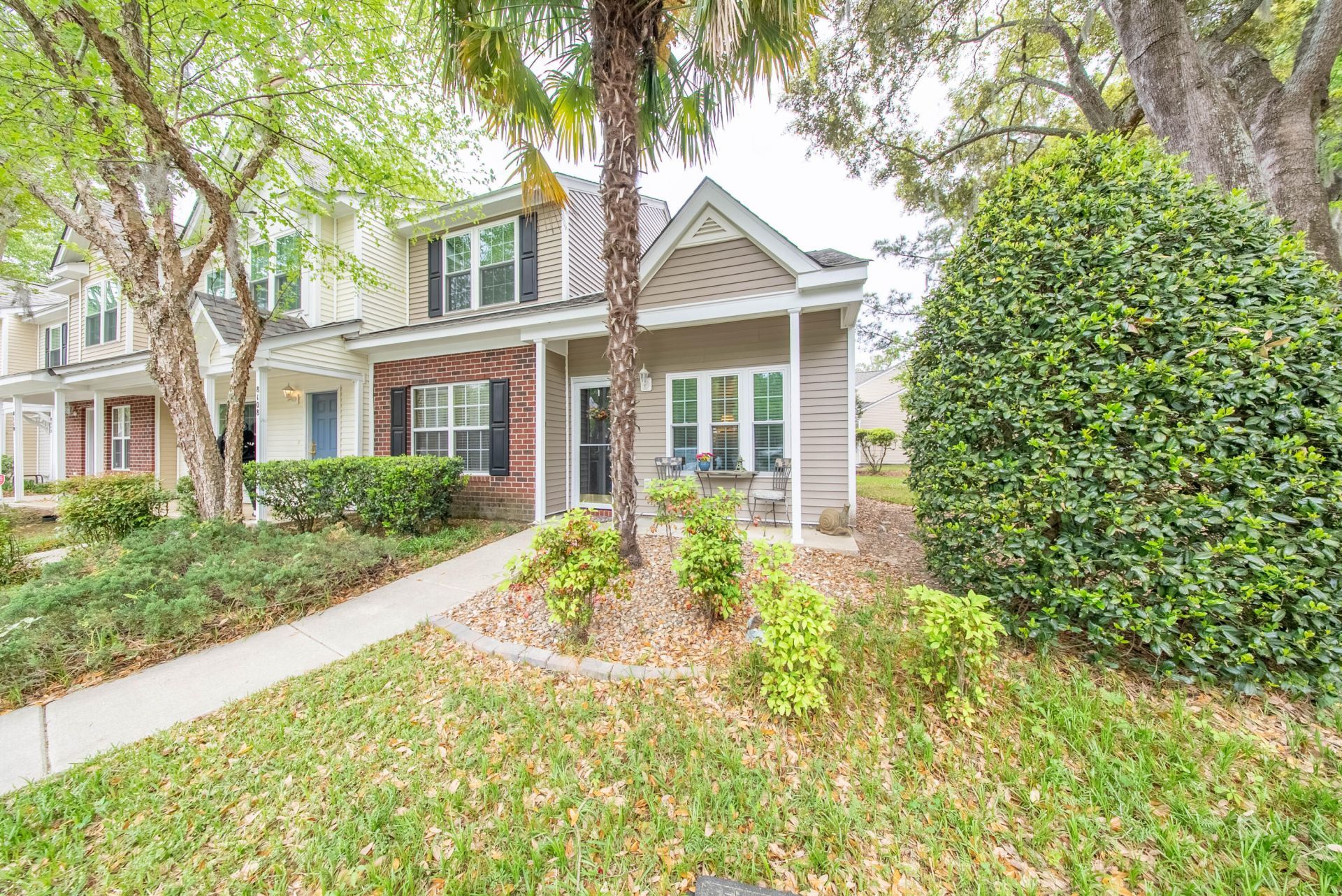 8106 Shadow Oak Drive Photo 3