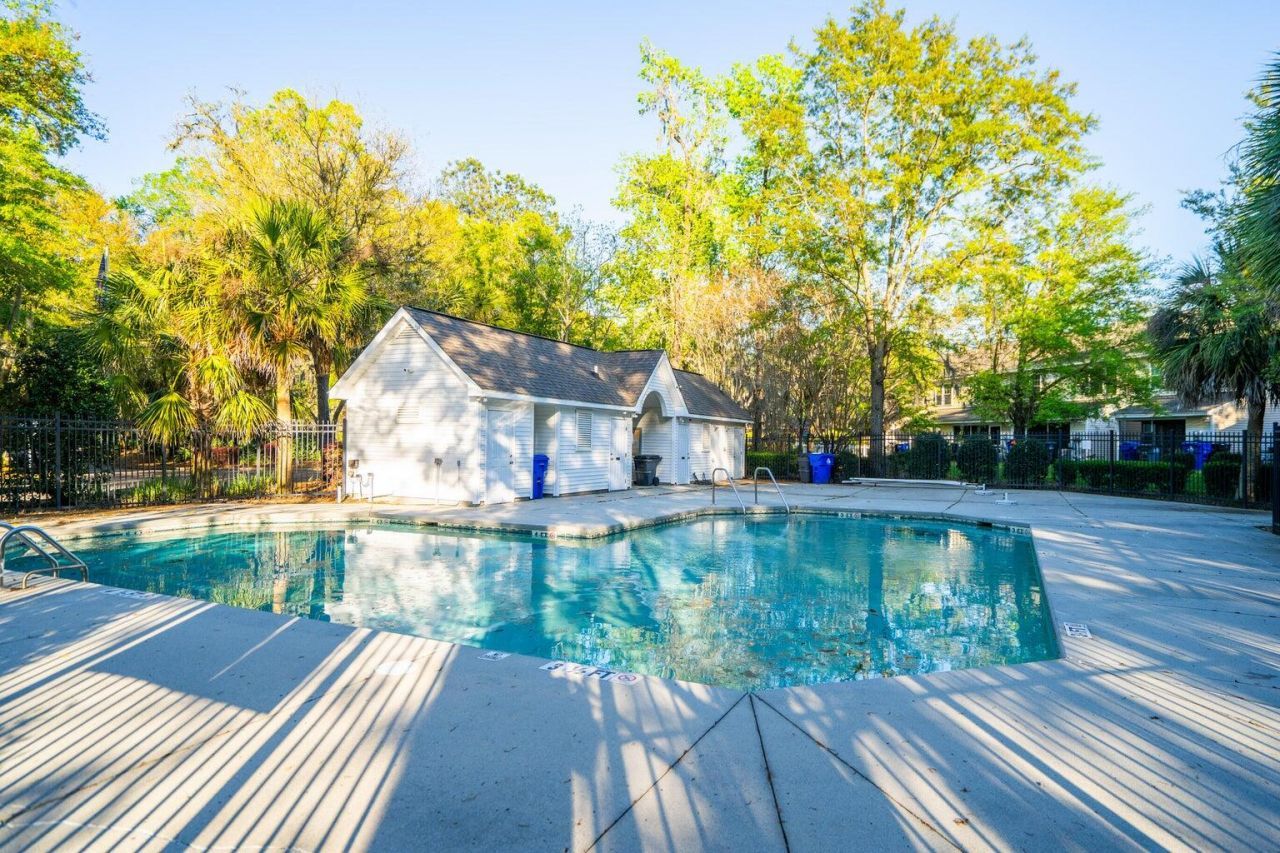 8106 Shadow Oak Drive Photo 30