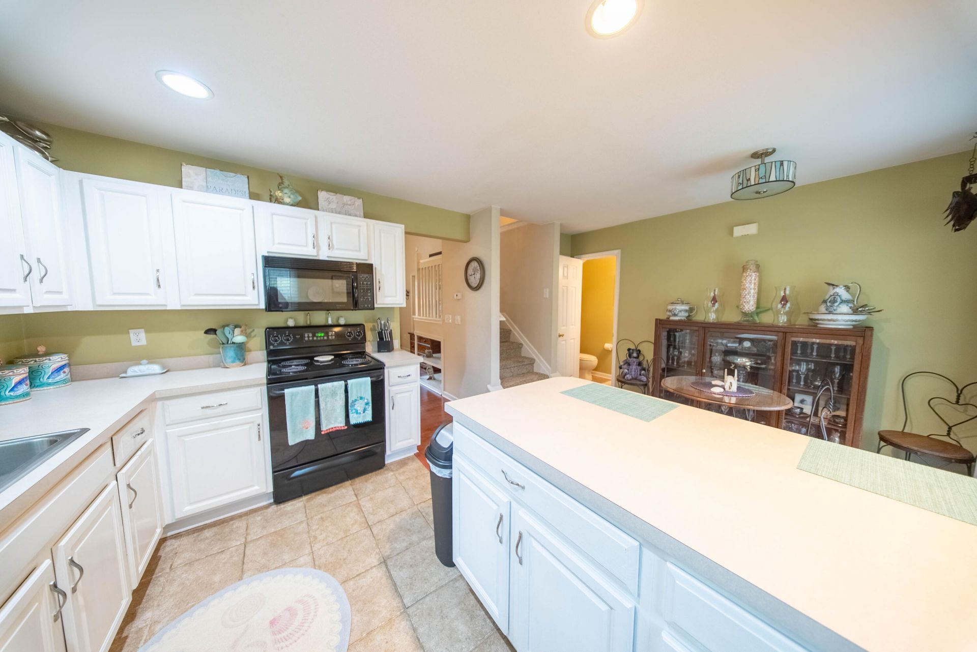 8106 Shadow Oak Drive Photo 9