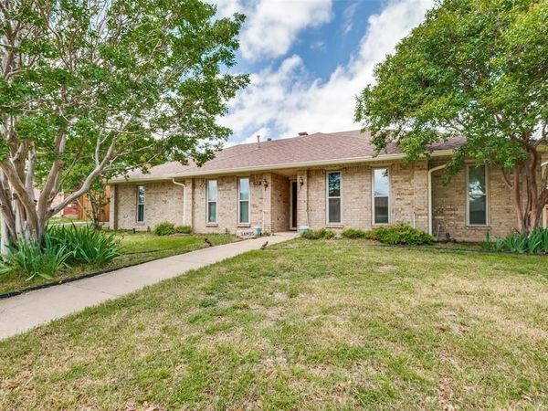 1513 Silverleaf Drive, Carrollton, TX 75007
