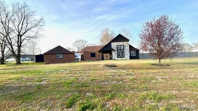 106 W 4th Street, Hoffman, IL 62250 Main Photo