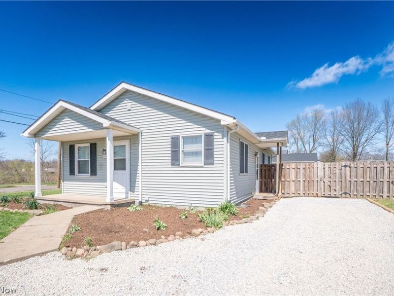 2005 17th Street NE, Canton, OH 44705 Photo 1