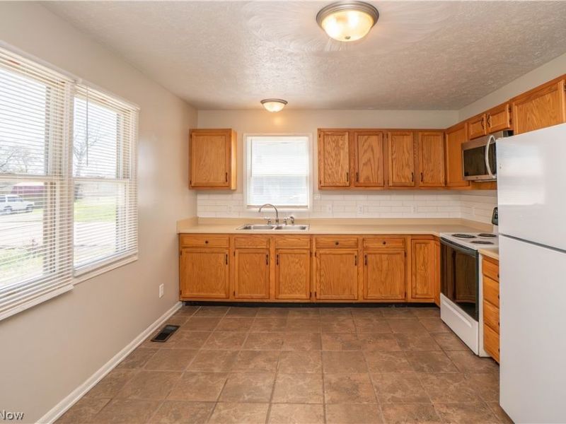 2005 17th Street NE, Canton, OH 44705 Photo 6