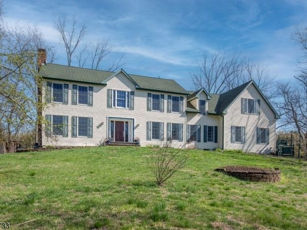 34 Indian Run, Readington, NJ 08889