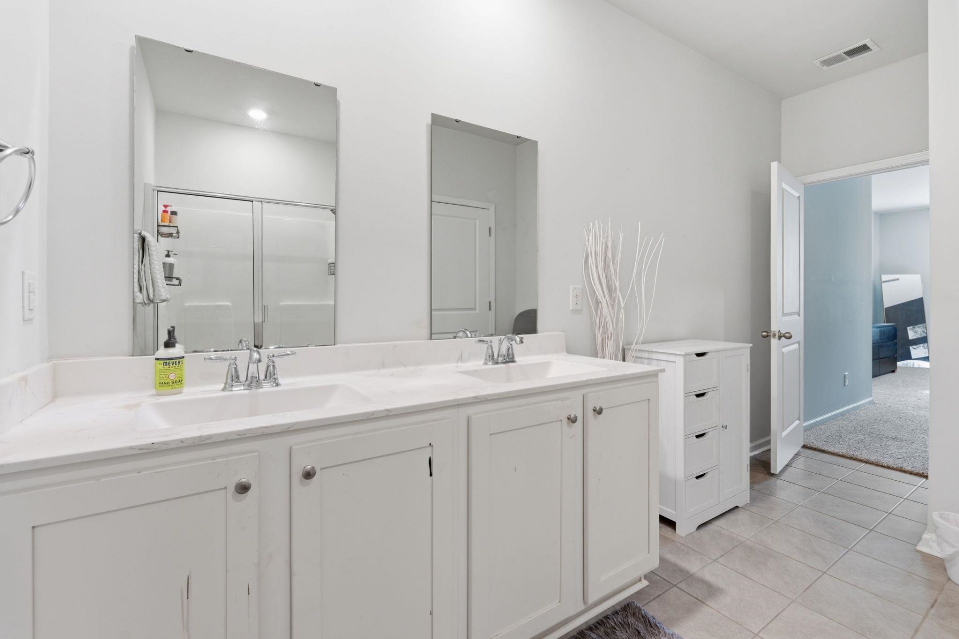 2261 Blackthorn Dr. Photo 10