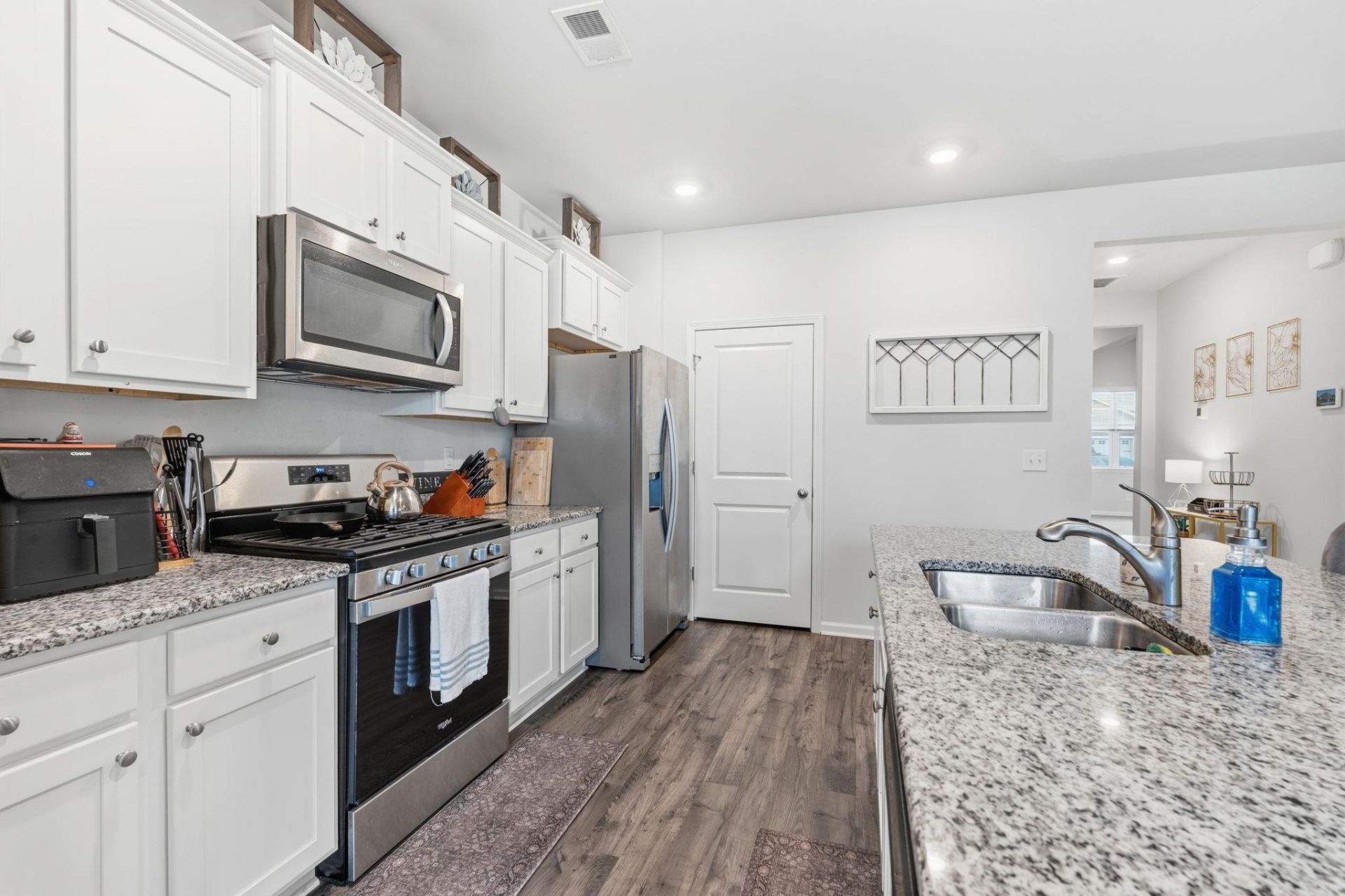 2261 Blackthorn Dr. Photo 19