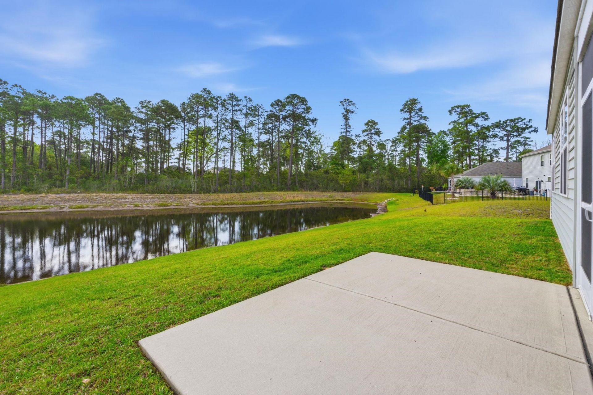 2261 Blackthorn Dr. Photo 23