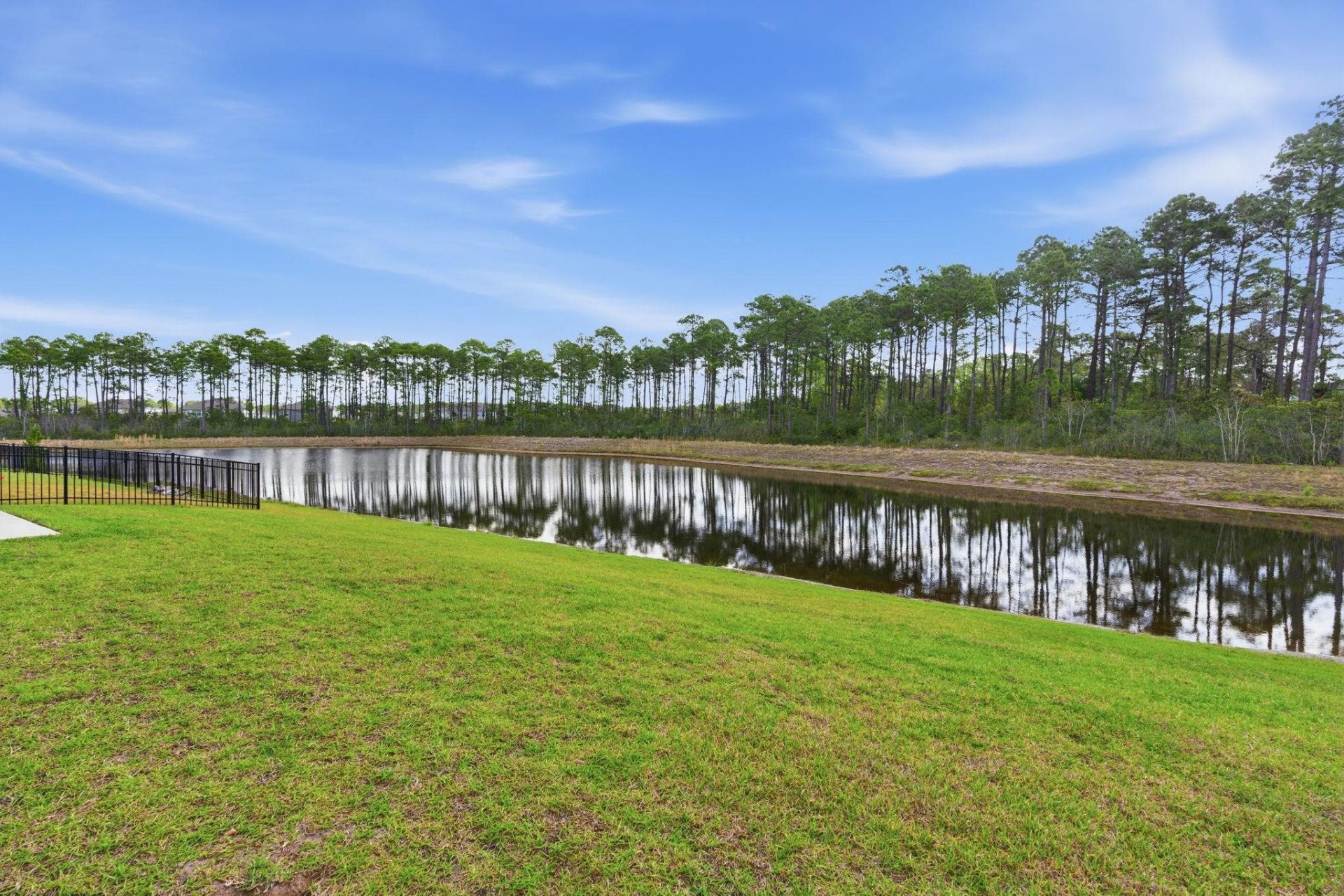 2261 Blackthorn Dr. Photo 24