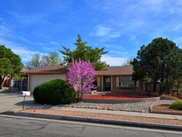 6900 Luella Anne Drive NE, Albuquerque, NM 87109