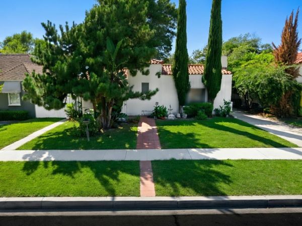 5851 Troost, North Hollywood, CA 91601