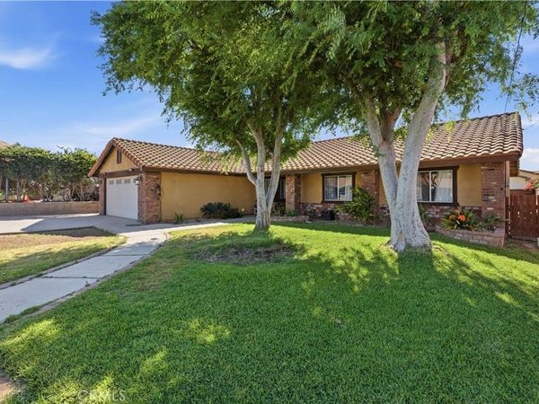 20801 Hollis Drive, Perris, CA 92570