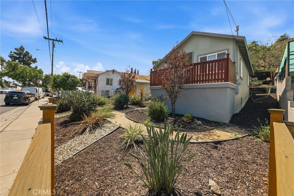 1105 N Hazard, Los Angeles, CA 90063 Main Photo