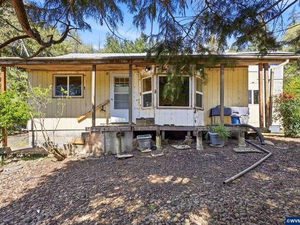 38775 Golden Valley Dr, Lebanon, OR 97355