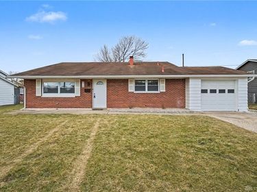419 Falcon Drive, New Carlisle, OH 45344