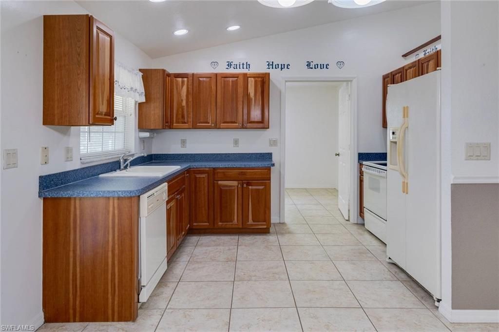 6136 Hester Ave, Fort Myers, FL 33905 Photo