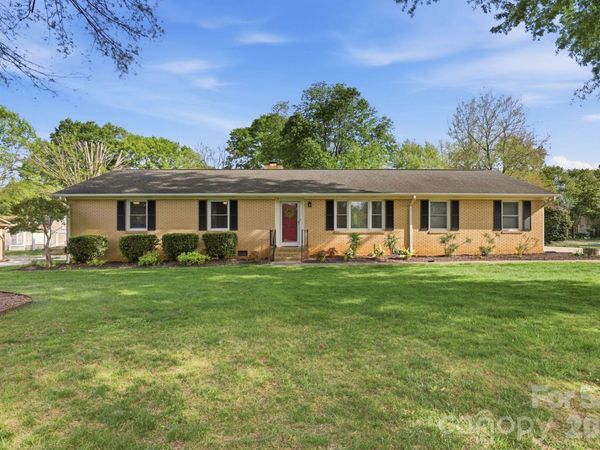 8325 Fallsdale Drive, Charlotte, NC 28214