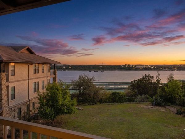 6712 Lantern View DR, Unit 302, Jonestown, TX 78645