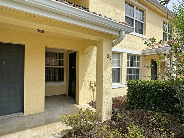 152 SW Peacock Boulevard, Unit 27-105, Port St. Lucie, FL 34986