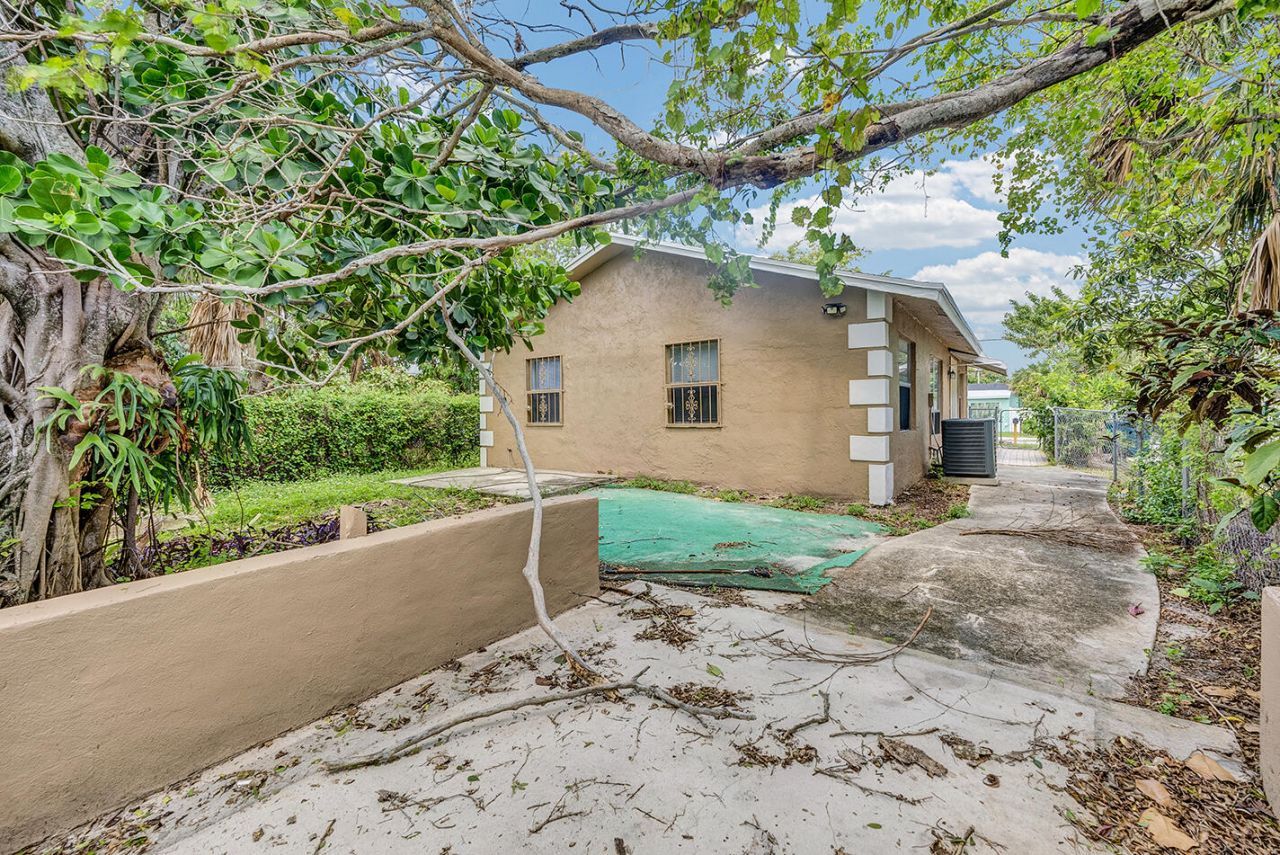 336 NE 12th Avenue, Boynton Beach, FL 33435 Photo