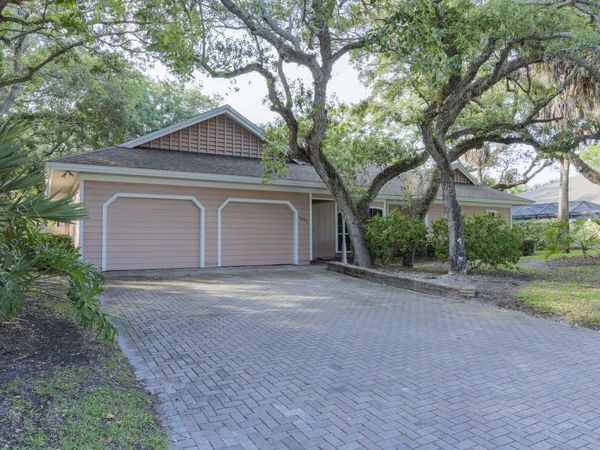 1027 Mangrove Lane, Vero Beach, FL 32963