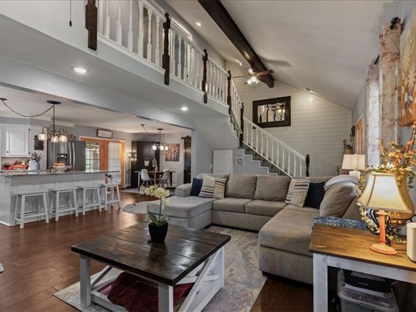 1111 Rocky Dell Road, Gravette, AR 72736