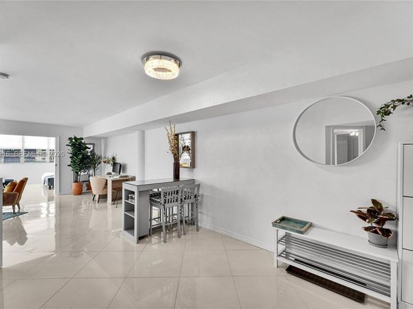 825 Brickell Bay Dr, Unit 2048, Miami, FL 33131