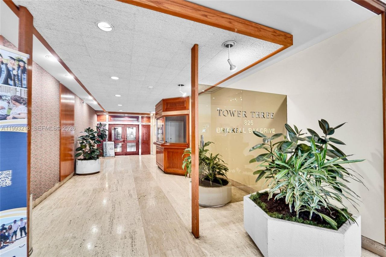 825 Brickell Bay Dr, Unit 2048, Miami, FL 33131 Photo