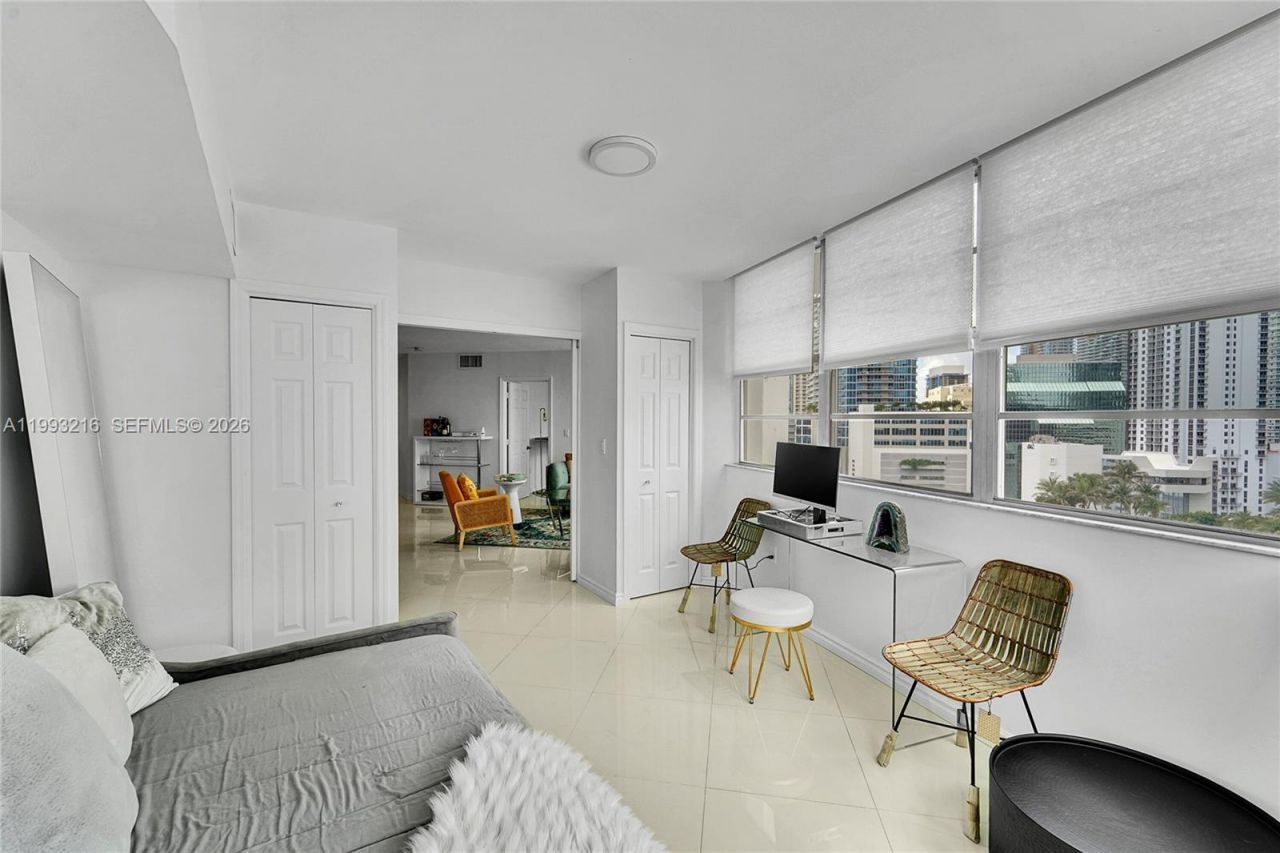 825 Brickell Bay Dr, Unit 2048, Miami, FL 33131 Photo