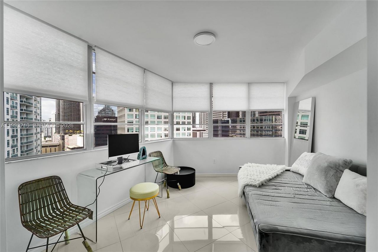 825 Brickell Bay Dr, Unit 2048, Miami, FL 33131 Photo