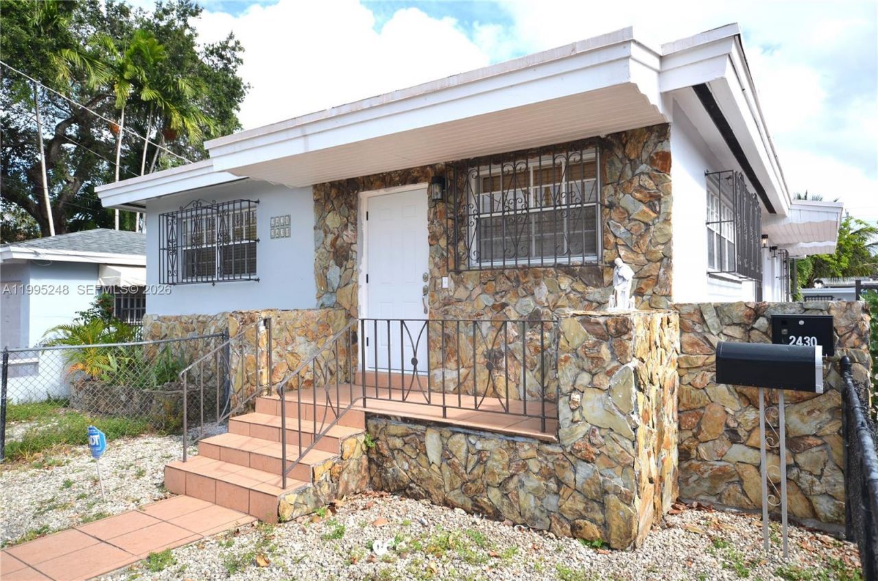 2430 SW 16th St, Unit 2430, Miami, FL 33145 Photo