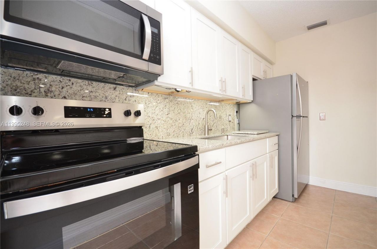 2430 SW 16th St, Unit 2430, Miami, FL 33145 Photo