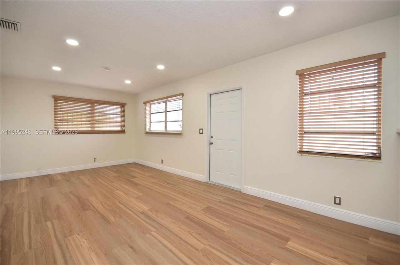 2430 SW 16th St, Unit 2430, Miami, FL 33145 Photo