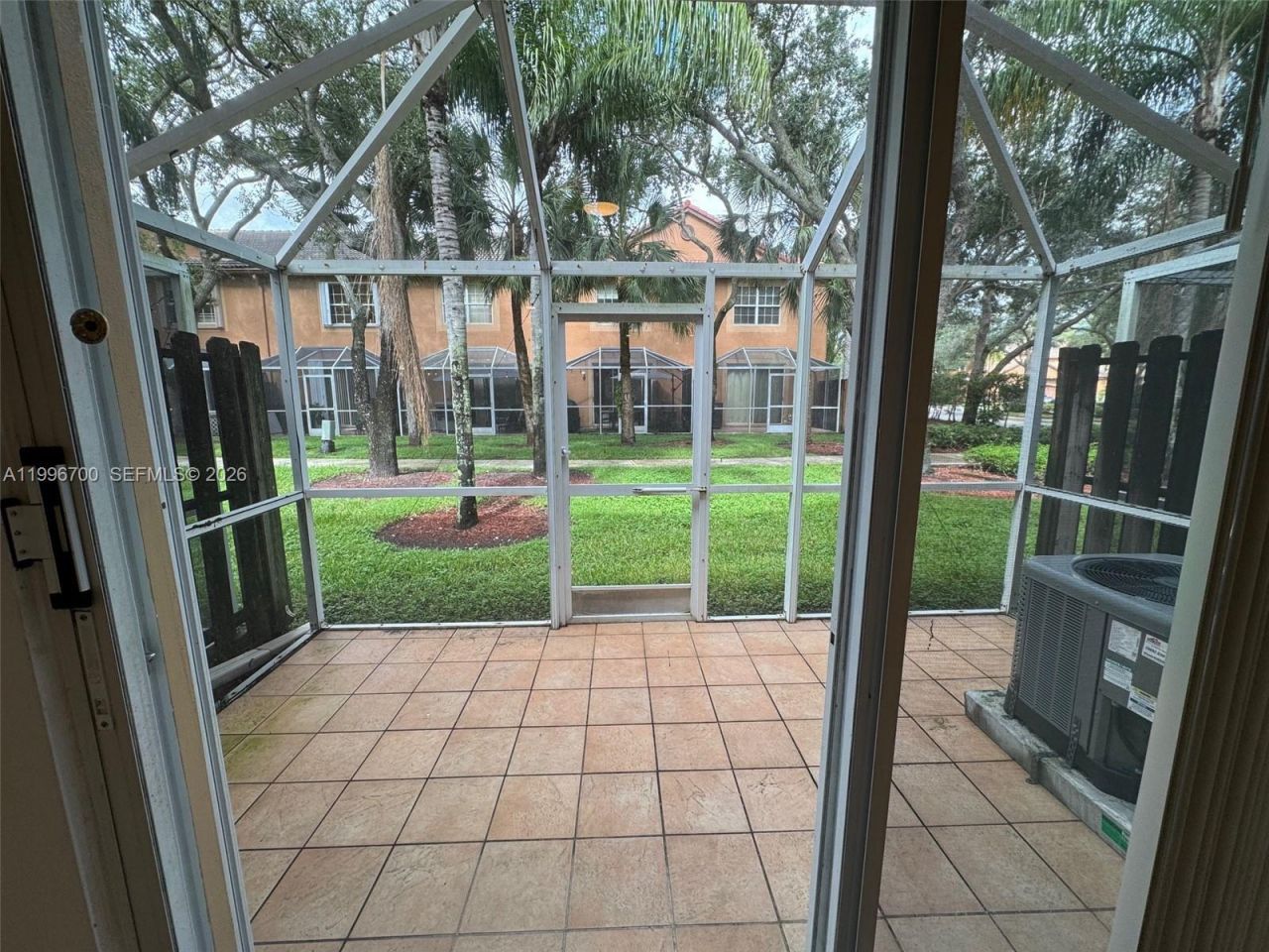 1503 Veracruz Ln, Unit 5-14, Weston, FL 33327 Photo