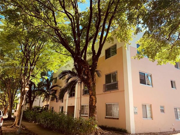 1110 Salzedo St, Unit 2C, Coral Gables, FL 33134