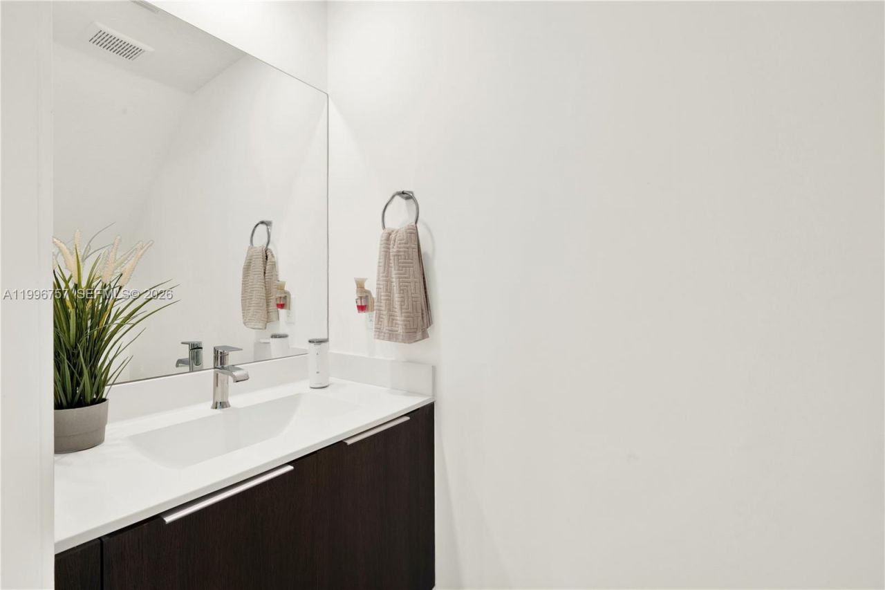 8319 NW 49th St , Doral, FL 33166 Photo