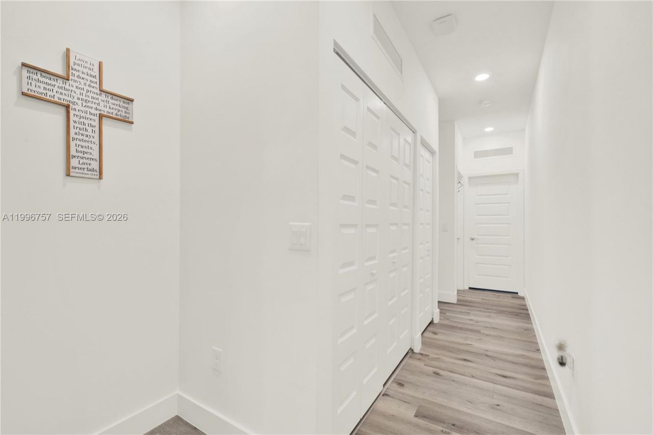 8319 NW 49th St , Doral, FL 33166 Photo