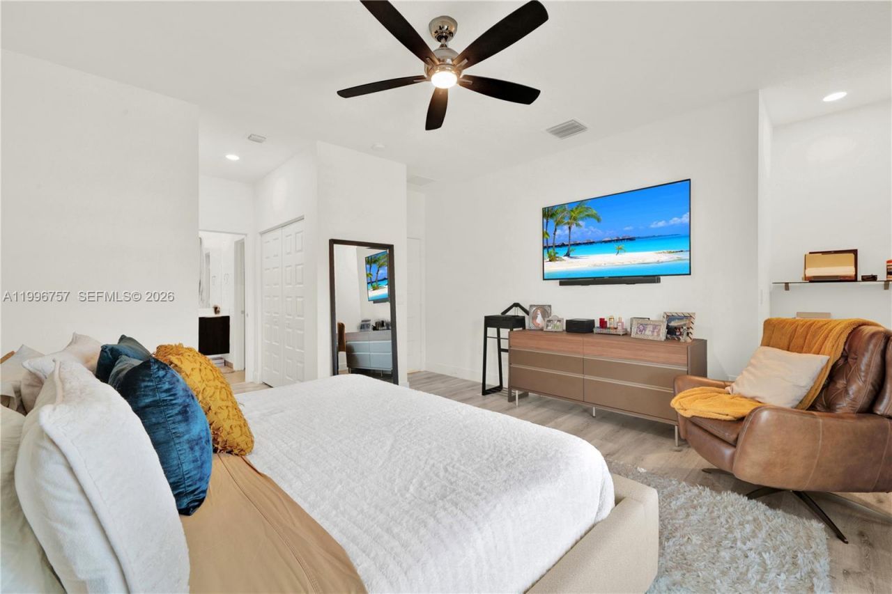 8319 NW 49th St , Doral, FL 33166 Photo