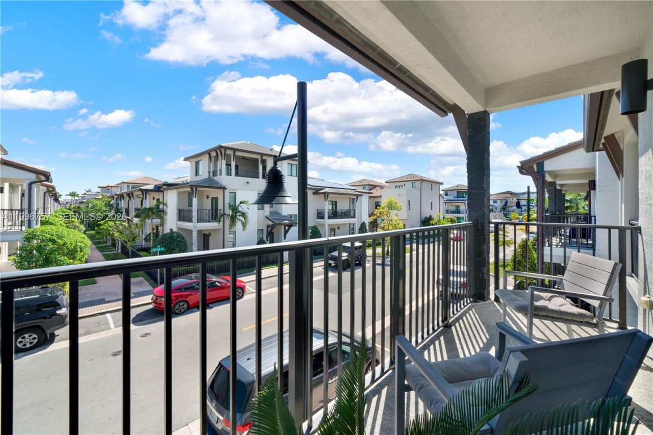 8319 NW 49th St , Doral, FL 33166 Photo