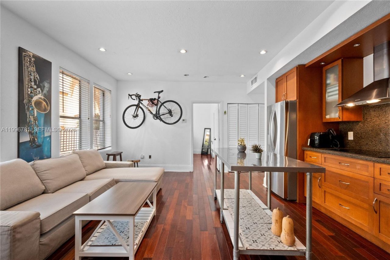 1027 Pennsylvania Ave, Unit 102, Miami Beach, FL 33139 Photo