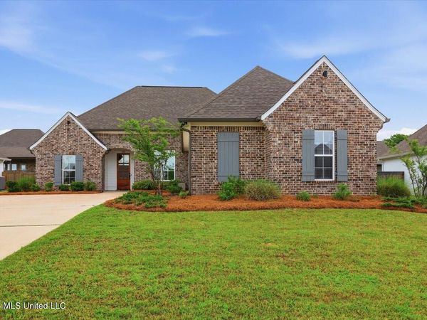 102 Sweetbriar Court, Canton, MS 39046