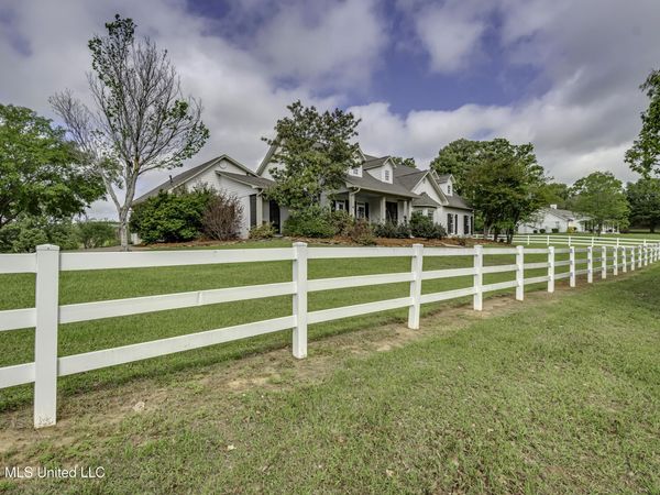 154 Oakdale Road, Madison, MS 39110