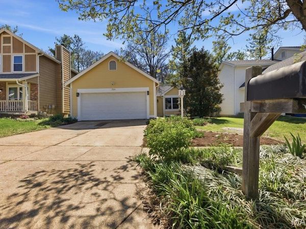 704 Ginger Wood Court, Ballwin, MO 63021