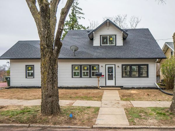 1712 w. 1st, Sioux City, IA 51103