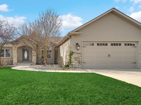 2153 Sweet Briar Lane, Valparaiso, IN 46385