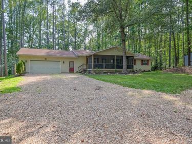 32 MILTONS LANE, LOUISA, VA 23093