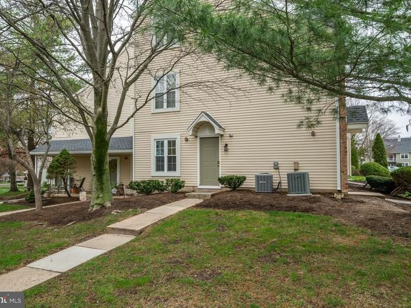 301 SOCIETY PLACE , NEWTOWN, PA 18940