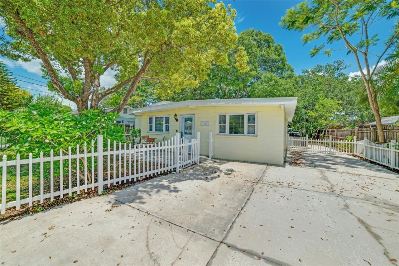 4413 W Rogers Avenue, Tampa, FL 33611 Photo