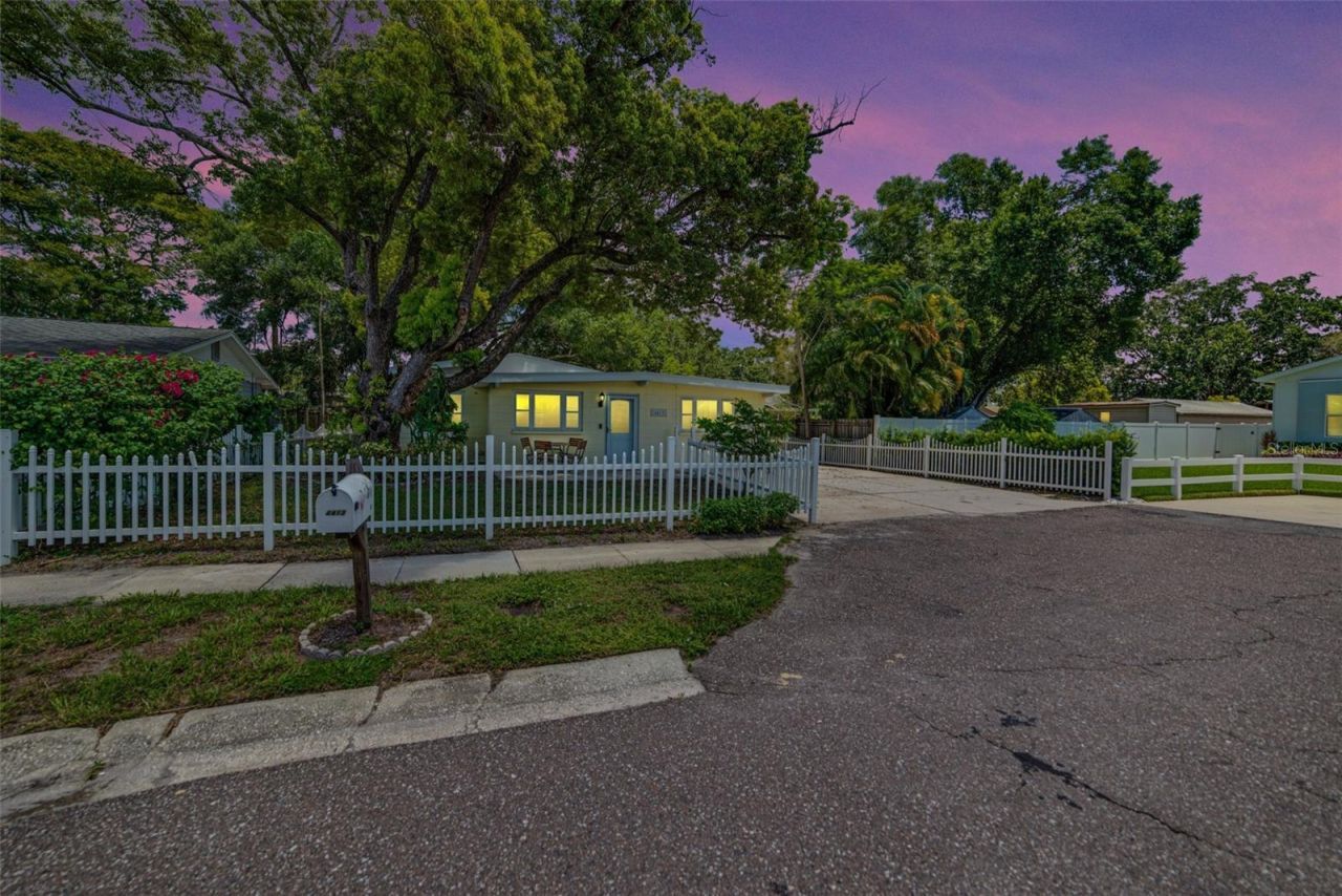 4413 W Rogers Avenue, Tampa, FL 33611 Photo